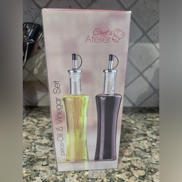 2 piece oil and vinegar set - Picture 3 of 3